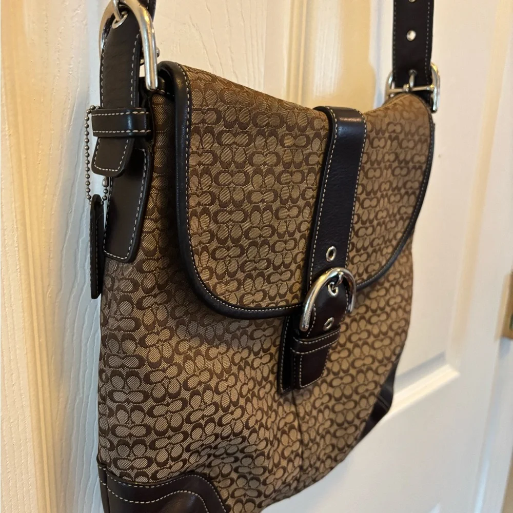 Coach VINTAGE F3K-6376 SoHo Mini Signature C Flap Crossbody Tan/Brown Bag EUC - Picture 3 of 16